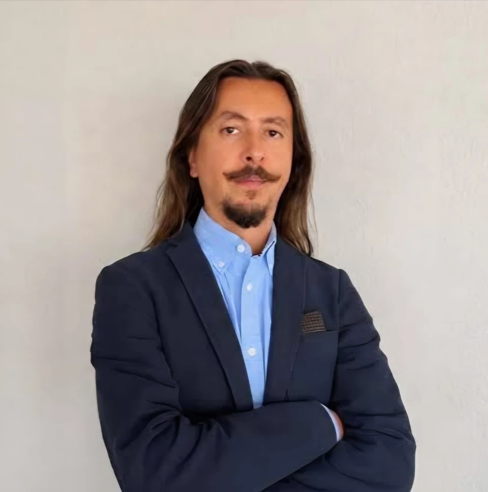 Emre Kılavuz